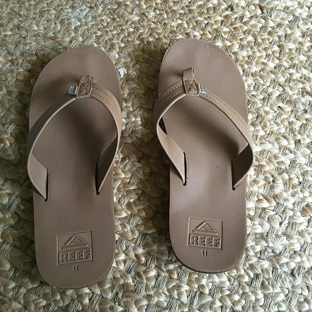 Mens size 11 reef leather slippers flip flops